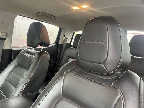 Used 2021 GMC Canyon Denali image 17