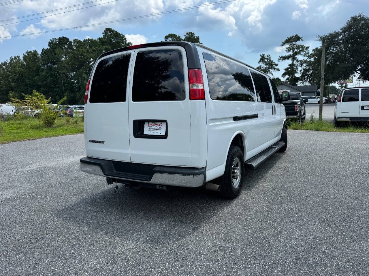 Used 2019 Chevrolet Express 3500 LT w/ LT Preferred Equipment Group RWD image 31