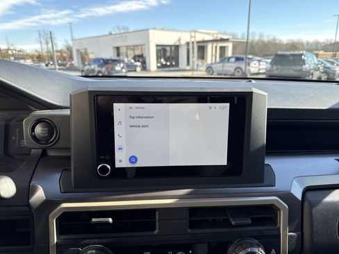 Used 2025 Toyota Tacoma 2WD Double Cab image 24