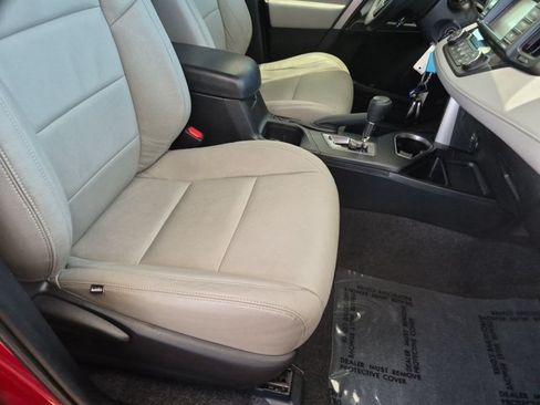 Used 2017 Toyota RAV4 XLE FWD image 21