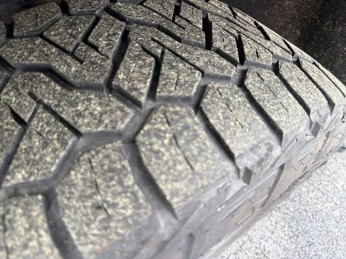 Used 2022 Chevrolet Silverado 1500 LT w/ Z71 Off-Road Package image 30