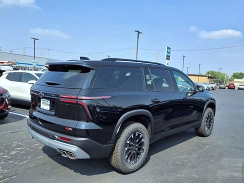 New 2025 Chevrolet Traverse Z71 w/ Enhanced Driving Package image 3