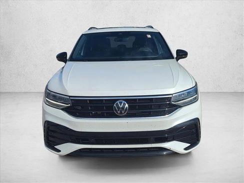 Used 2022 Volkswagen Tiguan SE R-Line FWD image 2