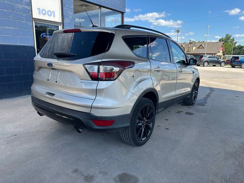 Used 2017 Ford Escape Titanium FWD image 9