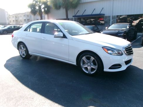 Used 2014 Mercedes-Benz E 350 Sedan image 3