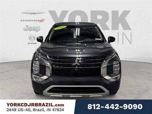 Used 2024 Mitsubishi Outlander SE Black Edition image 8