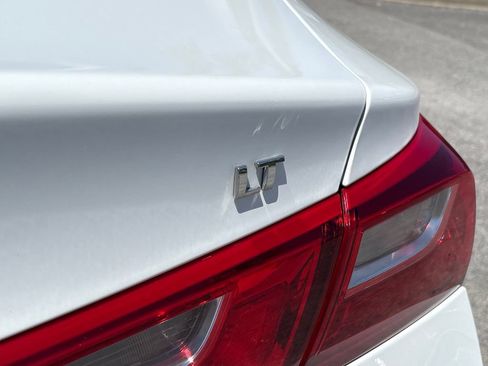 Used 2025 Chevrolet Malibu LT FWD image 27