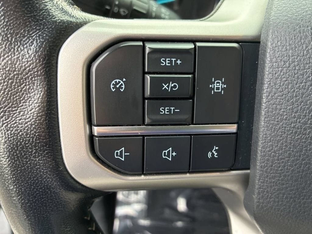 Used 2023 Ford Expedition XLT AWD/4WD image 29