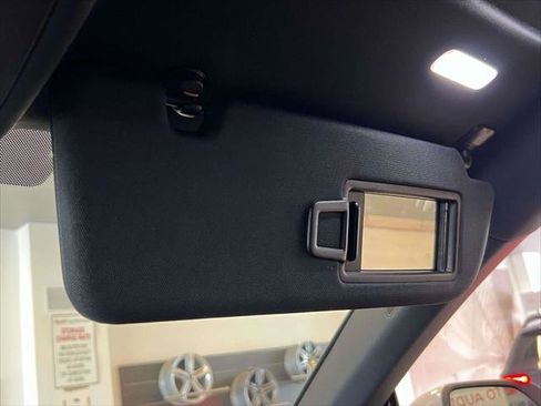 Used 2025 Audi Q8 Premium Plus image 32