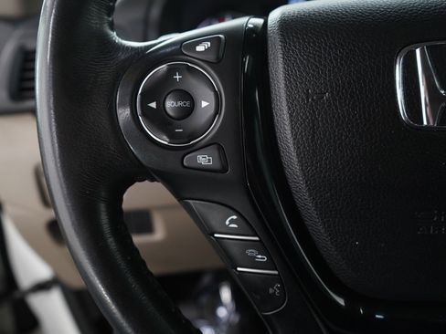Used 2016 Honda Pilot Touring image 31
