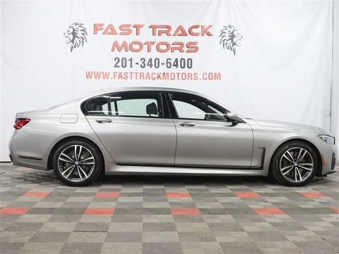 Used 2020 BMW 750i xDrive w/ M Sport Package AWD/4WD image 8