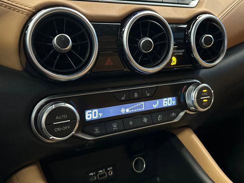 Used 2023 Nissan Sentra SV w/ SV Premium Package image 15