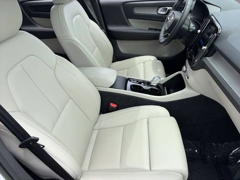 Certified 2023 Volvo XC40 B5 Ultimate w/ Climate Package AWD/4WD image 11