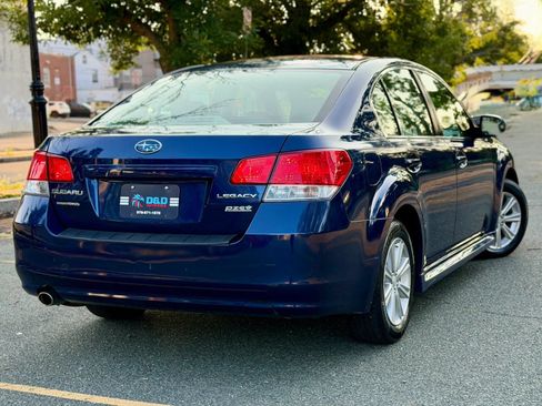 Used 2010 Subaru Legacy 2.5i Premium AWD/4WD image 5