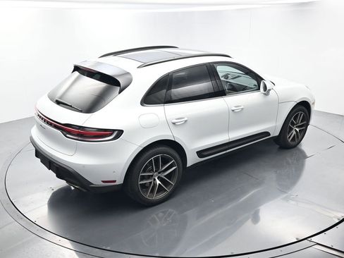 Certified 2023 Porsche Macan AWD/4WD image 35