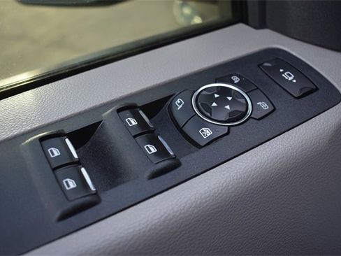 Used 2019 Ford F250 XLT w/ XLT Premium Package image 23