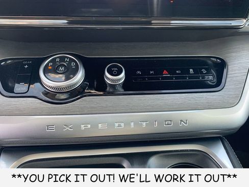 Used 2025 Ford Expedition Platinum AWD/4WD image 20
