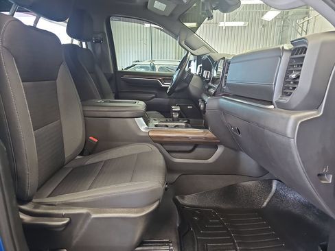 Used 2022 Chevrolet Silverado 1500 LT Trail Boss w/ Convenience Package II AWD/4WD image 10