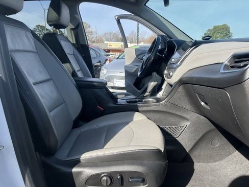 Used 2018 Chevrolet Equinox Premier image 12