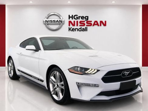 Used 2021 Ford Mustang Premium w/ Pony Package RWD image 3