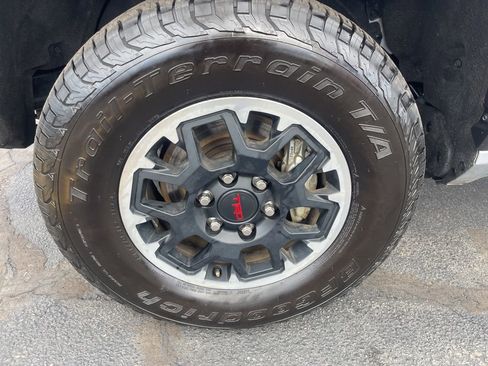 Used 2025 Toyota Tacoma TRD Off-Road image 26