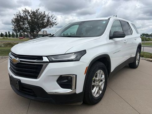 Used 2023 Chevrolet Traverse LS AWD/4WD image 4