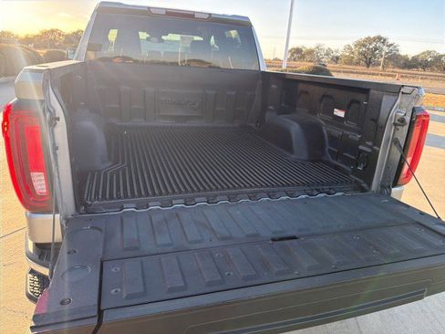 Used 2025 GMC Sierra 1500 SLT image 15