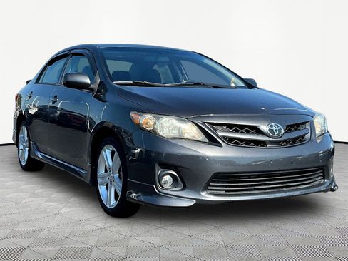 Used 2013 Toyota Corolla S w/ Premium Pkg FWD image 3