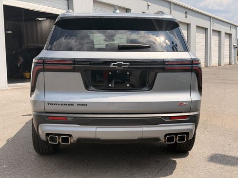 Used 2024 Chevrolet Traverse Z71 AWD/4WD image 14