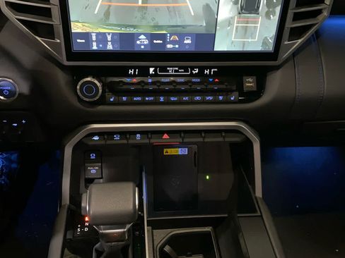 Used 2024 Toyota Sequoia Platinum image 10