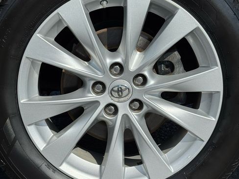 Used 2013 Toyota Venza LE image 10