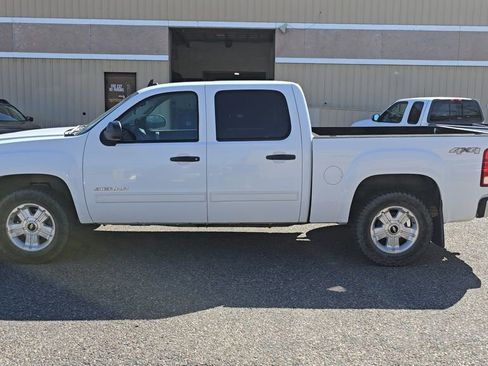 Used 2010 GMC Sierra 1500 SLE w/ Power Pack Plus AWD/4WD image 8