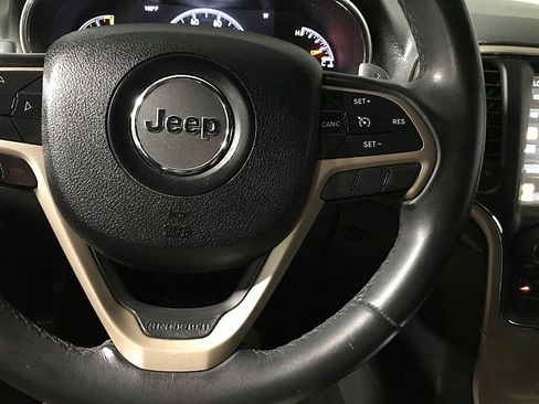 Used 2014 Jeep Grand Cherokee Laredo w/ 18" Wheel & 8.4" Radio Group image 25