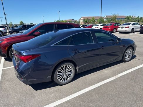Used 2020 Toyota Avalon Limited w/ Advanced Safety Package FWD image 4