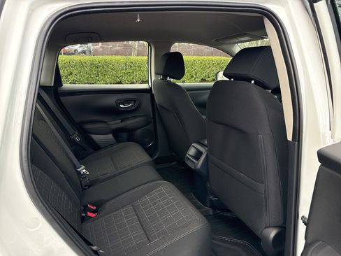 Used 2025 Honda HR-V LX image 21