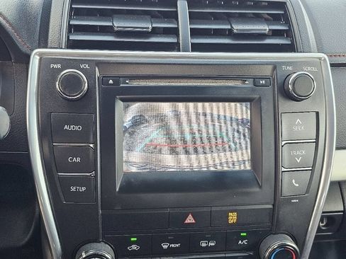 Used 2016 Toyota Camry SE FWD image 37