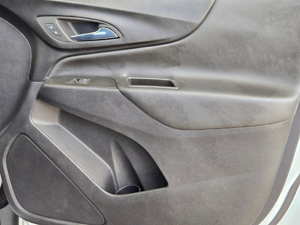 Used 2023 Chevrolet Equinox LT FWD image 28