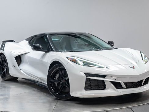 Used 2024 Chevrolet Corvette E-Ray w/ Stealth Interior Trim Package AWD/4WD image 61