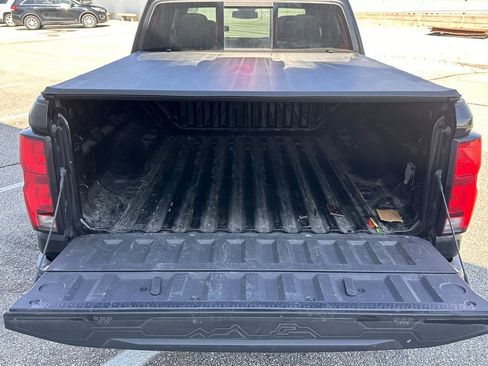 Used 2023 Chevrolet Colorado Z71 w/ Z71 Convenience Package 2 image 16