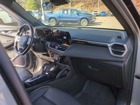 Used 2024 Chevrolet TrailBlazer ACTIV w/ Driver Confidence Package image 32
