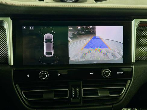 Used 2024 Porsche Macan GTS image 16