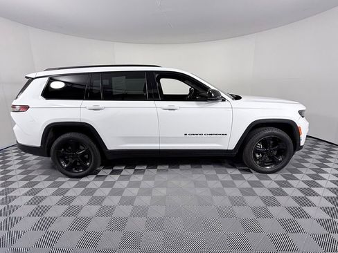 Used 2023 Jeep Grand Cherokee L Laredo image 8