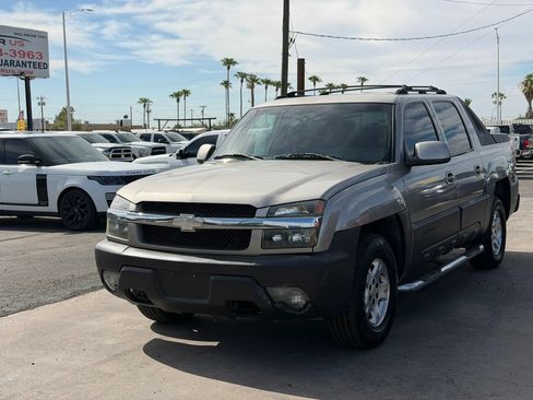 Used 2003 Chevrolet Avalanche 2WD image 2