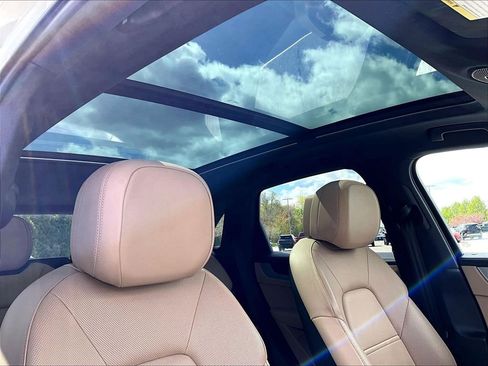 Used 2024 Porsche Cayenne AWD/4WD image 22