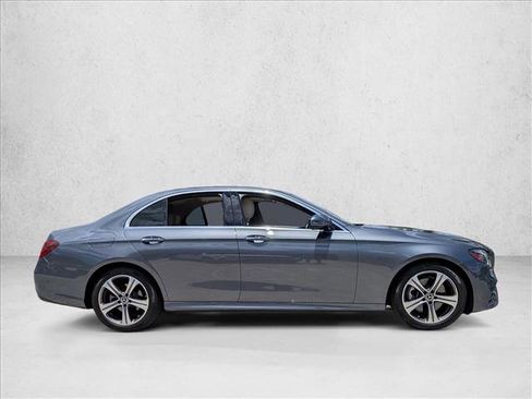 Used 2018 Mercedes-Benz E 300 image 4