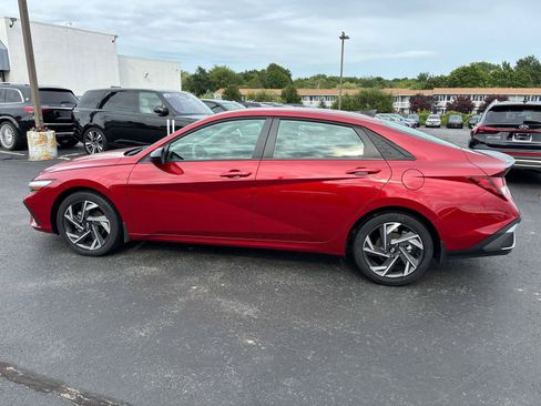 Certified 2025 Hyundai Elantra Sport w/ Cargo Package FWD image 2