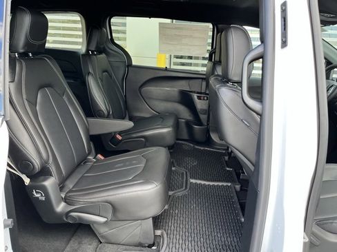 New 2026 Chrysler Voyager LX image 20