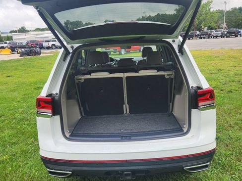Used 2023 Volkswagen Atlas SE w/ Black Wheel Package AWD/4WD image 13