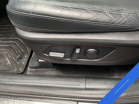 Used 2021 Kia Sorento SX image 12