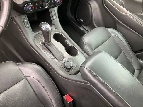 Used 2019 GMC Acadia SLT AWD/4WD image 16